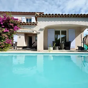 L'hacienda, Haut De , Une Chambre Avec Salle De Bain Et Toilettes Wc Privative Maison d'hôtes